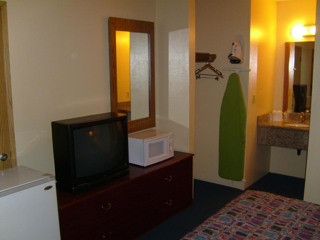 Molalla Stagecoach Inn Motel الغرفة الصورة
